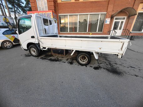 2001 Toyota Toyoace, белый, 1400000 рублей, вид 4