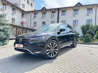 2019 Volkswagen Tiguan II, чёрный, 2820000 рублей, вид 1