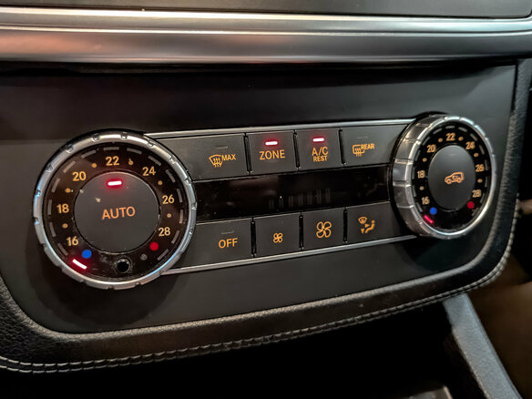 2015 Mercedes-Benz GL-Класс 350 II (X166), белый - вид 25