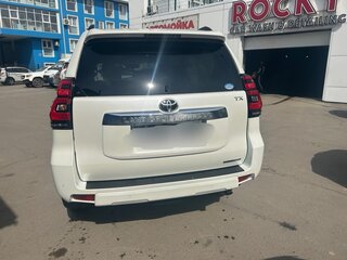 2019 Toyota Land Cruiser Prado 150 Series Рестайлинг 2, белый, 5200000 рублей, вид 3
