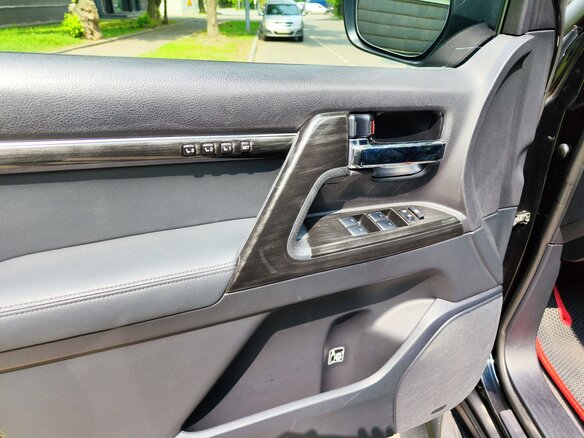 2013 Toyota Land Cruiser 200 Series Рестайлинг 1, чёрный, 4749000 рублей - вид 16
