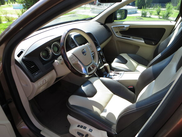 2012 Volvo XC60 I, коричневый - вид 9