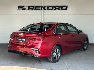 2019 Kia Cerato IV, красный, 1599000 рублей, вид 4