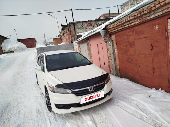 2010 Honda Stream II Рестайлинг, белый, 1420000 рублей - вид 1