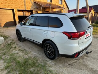 2021 Mitsubishi Outlander III Рестайлинг 3, белый, 3100000 рублей, вид 4