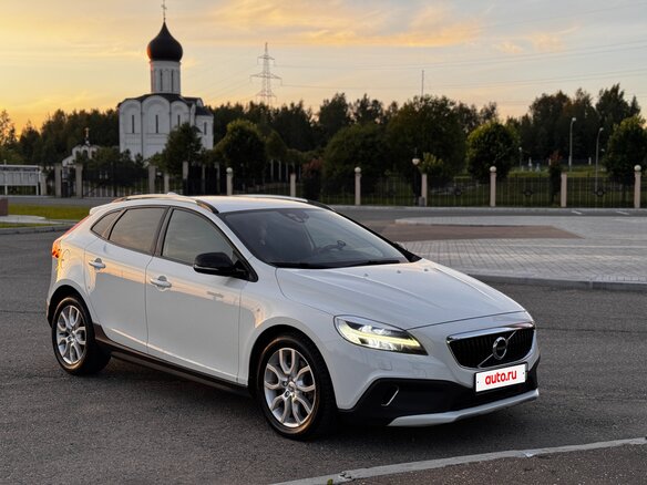 2016 Volvo V40 Cross Country I Рестайлинг, белый, 1800000 рублей - вид 5