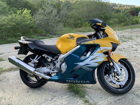 1999 Honda CBR 600F, жёлтый, 330000 рублей, вид 1