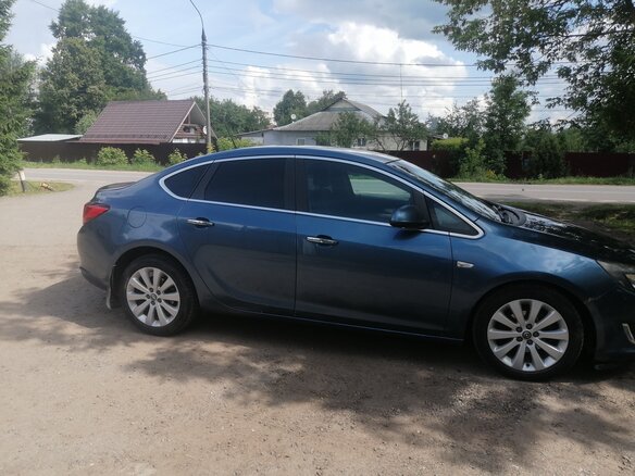 2013 Opel Astra J Рестайлинг, синий, 700000 рублей - вид 5