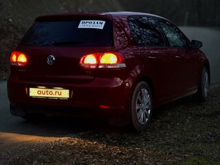 2011 Volkswagen Golf VI, красный, 860000 рублей, вид 5
