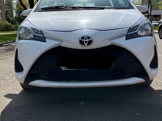 2017 Toyota Yaris III Рестайлинг 2, белый, 1003654 рублей, вид 2