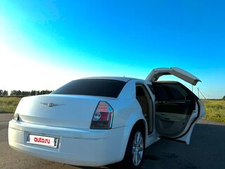 2004 Chrysler 300C I, белый, 700000 рублей, вид 5