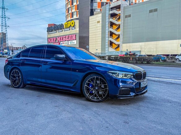 2018 BMW 5 серии 520d xDrive VII (G30/G31/G38), синий, 3200000 рублей - вид 3