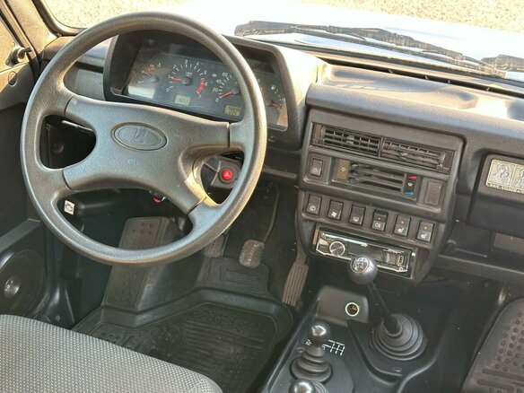 2016 Lada (ВАЗ) 2121 (4x4) I Рестайлинг, серебристый, 645000 рублей - вид 2