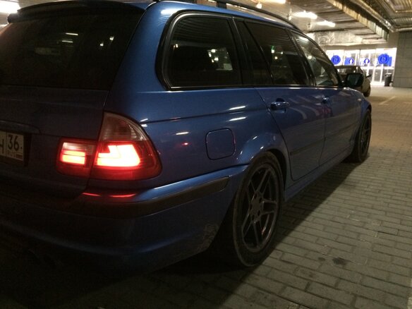 2004 BMW 3 серии 330d IV (E46) Рестайлинг, голубой - вид 1