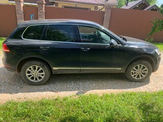 2014 Volkswagen Touareg II, чёрный, 2310000 рублей, вид 2