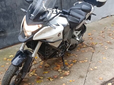 2012 Honda VFR 1200X (Crosstourer), белый, 890000 рублей, вид 3