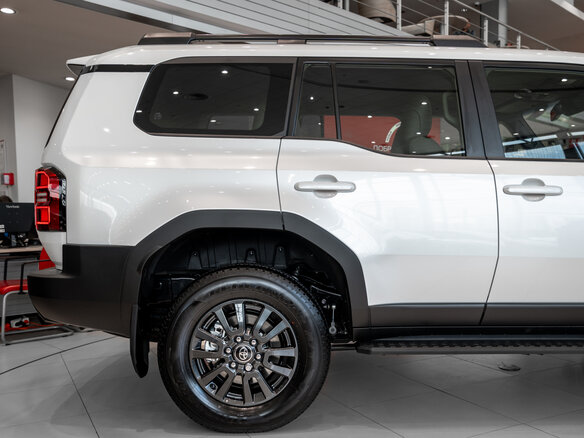 2025 Toyota Land Cruiser Prado 250 Series, белый - вид 5