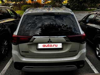 2018 Mitsubishi Outlander III Рестайлинг 2, белый, 1799999 рублей, вид 5