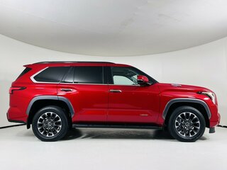 2025 Toyota Sequoia III, красный, 15802201 рублей, вид 3