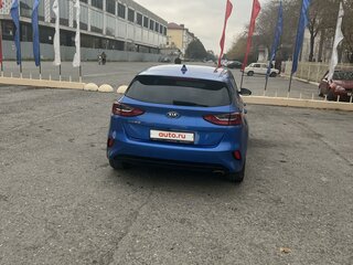 2018 Kia Ceed III, синий, 1850000 рублей, вид 4