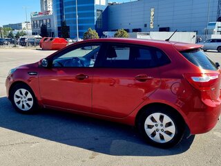 2013 Kia Rio 4-speed III, красный, 850000 рублей, вид 5
