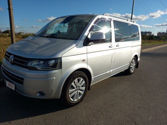 2012 Volkswagen Multivan T5 Рестайлинг, серебристый, 2850000 рублей