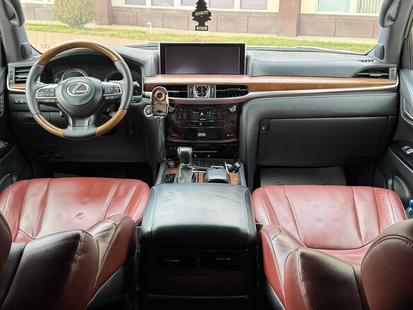 2016 Lexus LX 570 III Рестайлинг 2, белый, 9300000 рублей - вид 17