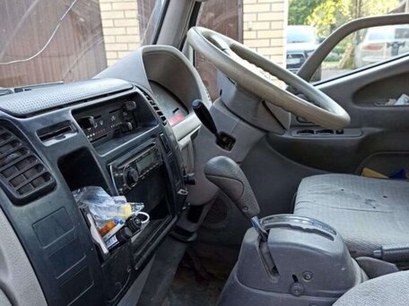 2003 Toyota Toyoace, белый, 950000 рублей, вид 4