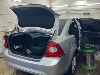 2010 Ford Focus II Рестайлинг, серебристый, 750000 рублей, вид 5