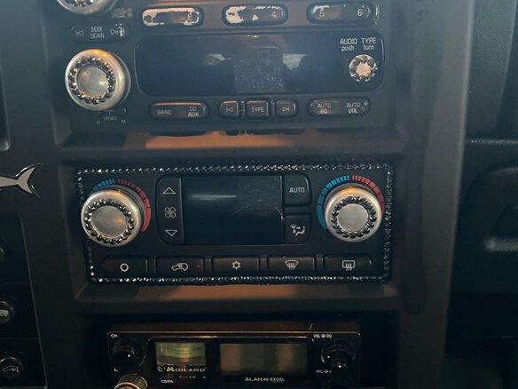 2005 Hummer H2 I, бежевый, 2121000 рублей - вид 9