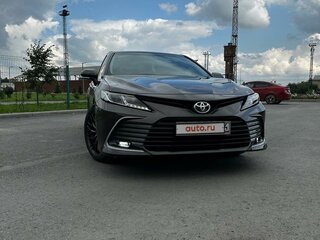 2022 Toyota Camry VIII (XV70) Рестайлинг, коричневый, 3950000 рублей, вид 4