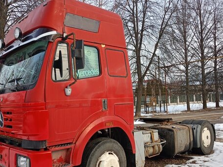 1996 Mercedes-Benz Actros, красный, 550000 рублей, вид 2