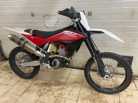 2014 Husqvarna FE 450, красный, 330000 рублей, вид 1