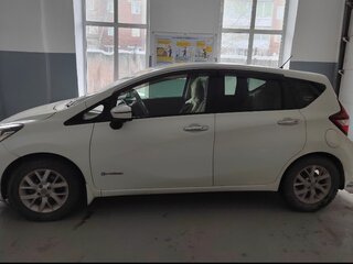 2016 Nissan Note e-Power II Рестайлинг, белый, 1300000 рублей, вид 3
