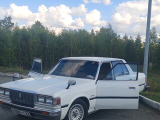 1981 Toyota Crown VI (S110), белый, 570000 рублей, вид 3