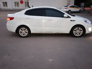 2014 Kia Rio III, белый, 570000 рублей, вид 3