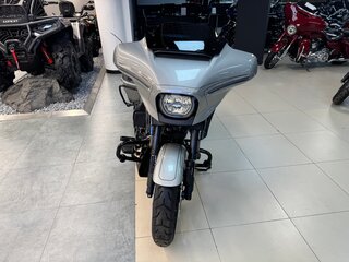 2023 Harley-Davidson CVO Street Glide, серый, 3900000 рублей, вид 3