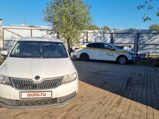 2017 Skoda Rapid I Рестайлинг, белый, 900000 рублей, вид 1