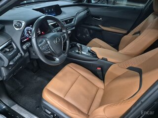 2022 Lexus UX 300e I, чёрный, 3200000 рублей, вид 5