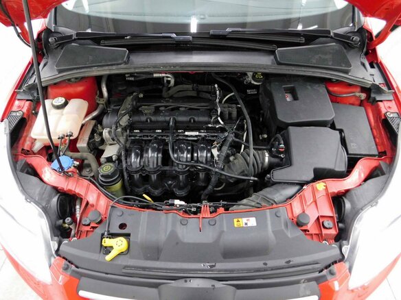 2014 Ford Focus III, красный, 1100000 рублей - вид 17