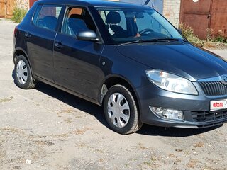 2013 Skoda Fabia II Рестайлинг, серый, 600000 рублей, вид 3