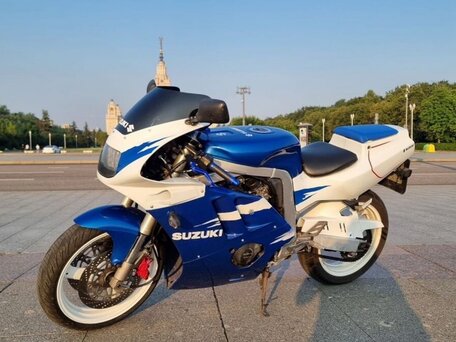 1994 Suzuki GSX-R 400, белый, 280000 рублей, вид 5