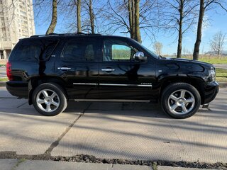 2013 Chevrolet Tahoe 6AT III, чёрный, 2750000 рублей, вид 4