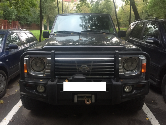 1996 Nissan Patrol IV (Y60), чёрный - вид 1