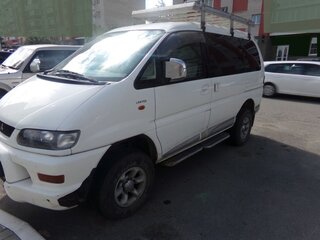 2002 Mitsubishi Delica IV, белый, 1480000 рублей, вид 1