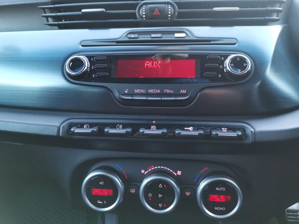 2012 Alfa Romeo Giulietta III, красный, 1300000 рублей - вид 15