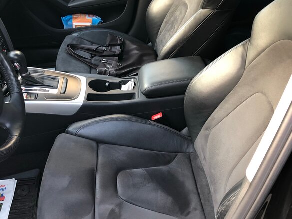 2011 Audi A4 IV (B8), чёрный - вид 1
