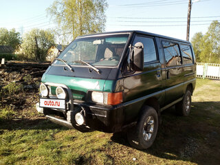 1993 Mitsubishi Delica III, зелёный, 850000 рублей, вид 1