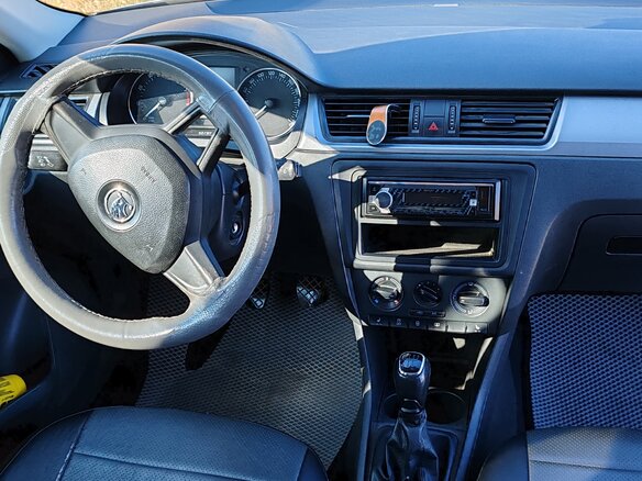 2017 Skoda Rapid I Рестайлинг, белый, 750000 рублей - вид 9