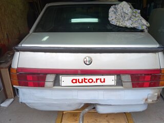1987 Alfa Romeo 75 I, серебристый, 300000 рублей, вид 1